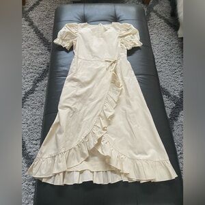 A loves a girls dress size S